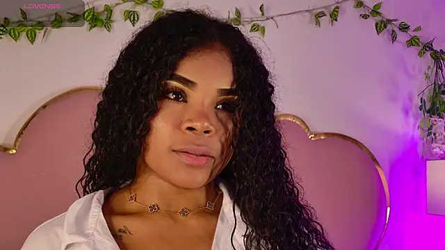 NahiaraReina online show from June 2026 01:34:02 PM