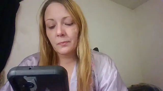 Snapshot of rosequartz chatting on January 2026 06:17:01 AM rosequartz online show from January 2026 06:17:01 AM