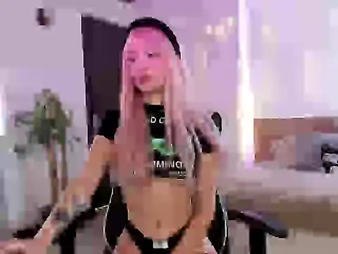 Sweett cat online show from January 2025 08:37:02 PM