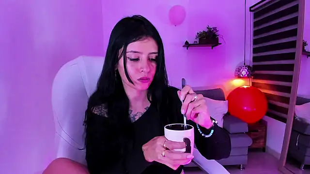 yenny garcia online show from November 2025 06:40:01 PM