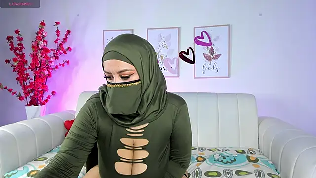 cloe sirena online show from February 2025 05:48:01 PM