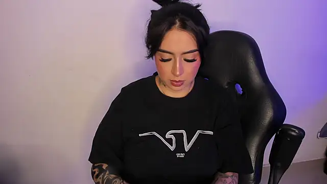 AnnikaMerliahh  online show from September 2025 04:49:01 AM