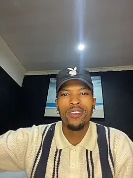 Snapshot of BlueIceCube chatting on April 2026 07:50:02 PM BlueIceCube online show from April 2026 07:50:02 PM