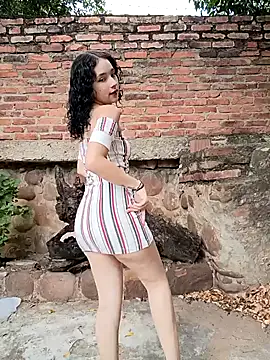 Snapshot of sweet_outdoor_charm chatting on November 2025 08:19:02 PM sweet outdoor charm online show from November 2025 08:19:02 PM