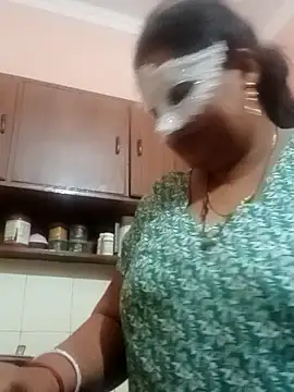 Snapshot of seemi_bhabhi chatting on February 2025 12:30:01 AM seemi bhabhi online show from February 2025 12:30:01 AM