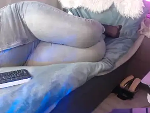 Snapshot of GoddessMonicaNylon chatting on October 2025 02:53:01 AM GoddessMonicaNylon online show from October 2025 02:53:01 AM