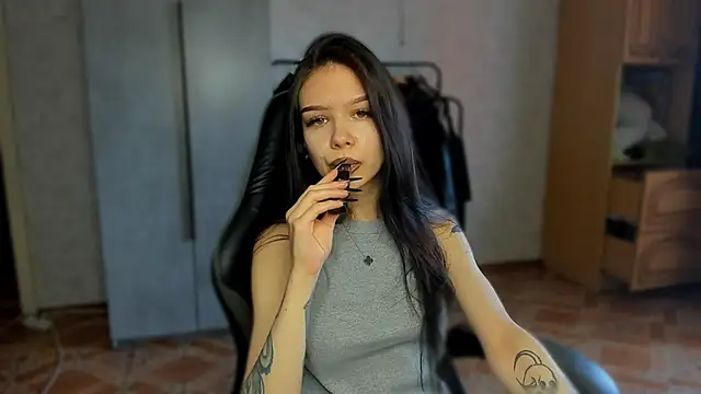 Snapshot of SweetyDeviliya chatting on May 2026 05:49:01 AM SweetyDeviliya online show from May 2026 05:49:01 AM