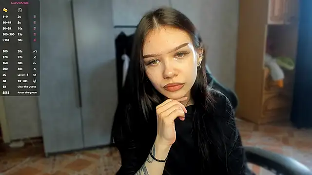 Snapshot of SweetyDeviliya chatting on June 2026 08:23:02 AM SweetyDeviliya online show from June 2026 08:23:02 AM