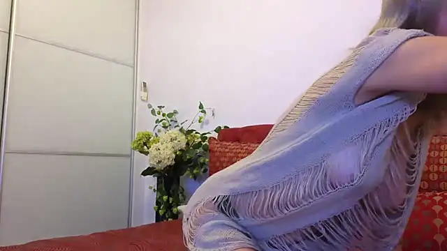  Maddalena  online show from October 2025 08:40:01 PM