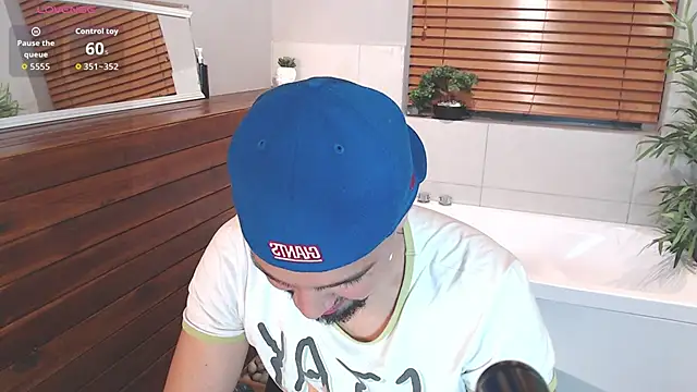 Edward max online show from November 2025 04:01:02 AM