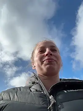 Hr Frk Olsen online show from March 2026 09:04:01 AM