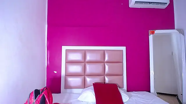 Snapshot of kinky_redhead18 chatting on January 2025 01:49:01 PM kinky redhead18 online show from January 2025 01:49:01 PM