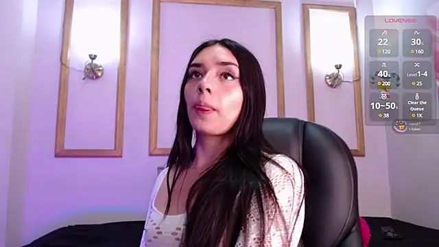Snapshot of Kylie_golden chatting on March 2025 11:36:02 AM Kylie golden online show from March 2025 11:36:02 AM