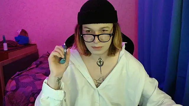 Snapshot of Steve_Mi chatting on November 2025 03:45:02 PM Steve Mi online show from November 2025 03:45:02 PM