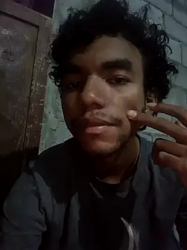 Snapshot of Reynold2608 chatting on September 2025 01:44:01 AM Reynold2608 online show from September 2025 01:44:01 AM