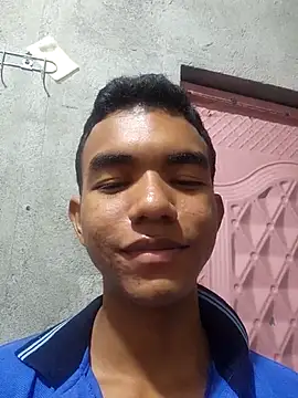 Reynold2608 online show from May 2026 03:33:02 AM