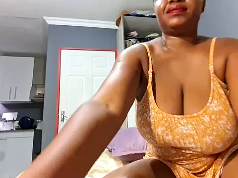 Snapshot of EbonyRose9 chatting on January 2025 01:42:02 PM EbonyRose9 online show from January 2025 01:42:02 PM