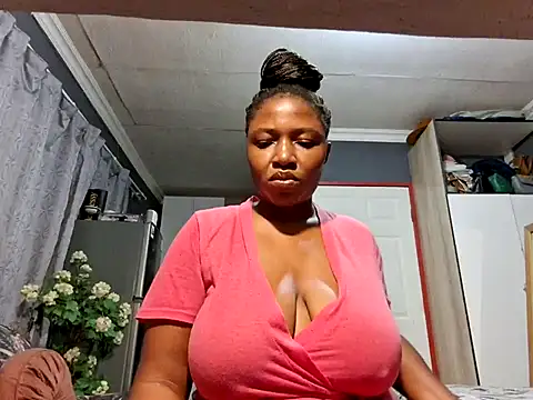 Snapshot of EbonyRose9 chatting on February 2025 03:52:02 AM EbonyRose9 online show from February 2025 03:52:02 AM