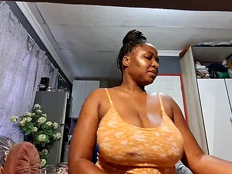 Snapshot of EbonyRose9 chatting on March 2025 05:44:01 AM EbonyRose9 online show from March 2025 05:44:01 AM