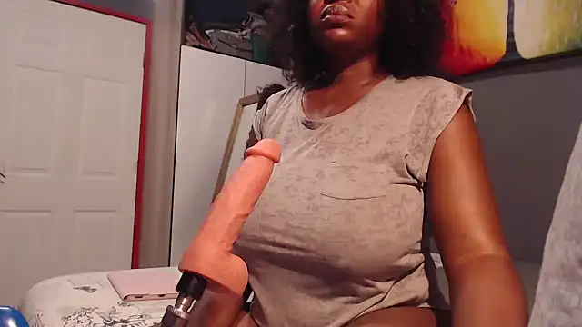 Snapshot of EbonyRose9 chatting on September 2025 08:05:01 AM EbonyRose9 online show from September 2025 08:05:01 AM