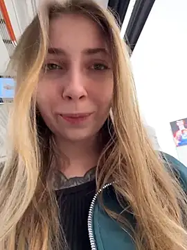 Snapshot of Sunny___Bunny chatting on May 2026 11:05:02 AM Sunny Bunny online show from May 2026 11:05:02 AM