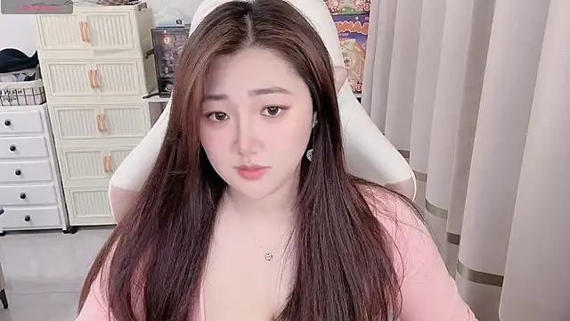 Stars Elyn online show from May 2026 12:58:01 PM
