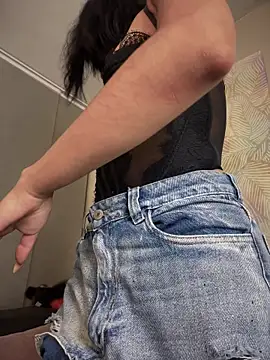 Hilary pinkk online show from November 2025 02:56:02 AM