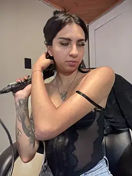 Hilary pinkk online show from November 2025 03:18:02 AM