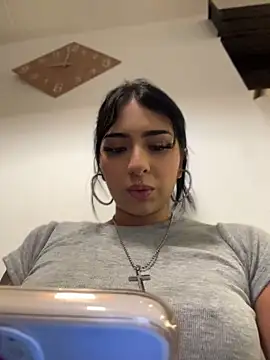 Hilary pinkk online show from April 2026 12:02:01 AM
