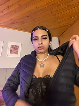Hilary pinkk online show from May 2026 02:50:02 AM