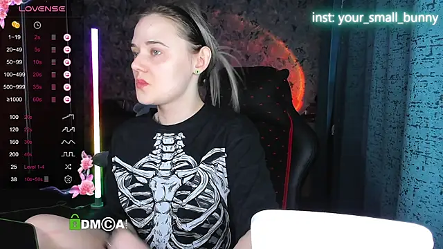 Your small bunny online show from November 2025 03:16:02 AM