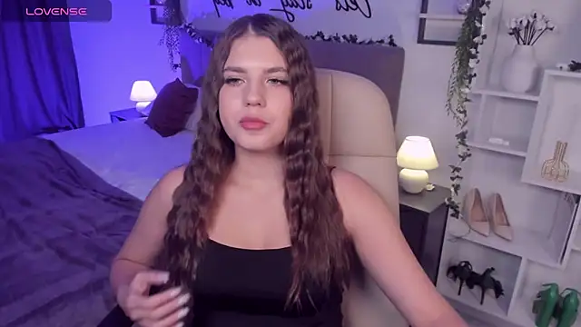 Snapshot of BellaSweetHeart chatting on October 2025 07:10:02 PM BellaSweetHeart online show from October 2025 07:10:02 PM