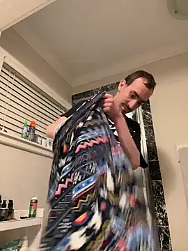 tallnerdyguy online show from June 2026 03:32:02 AM