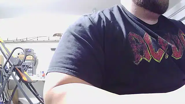 Snapshot of Strong_Bear89 chatting on February 2026 06:59:02 PM Strong Bear89 online show from February 2026 06:59:02 PM