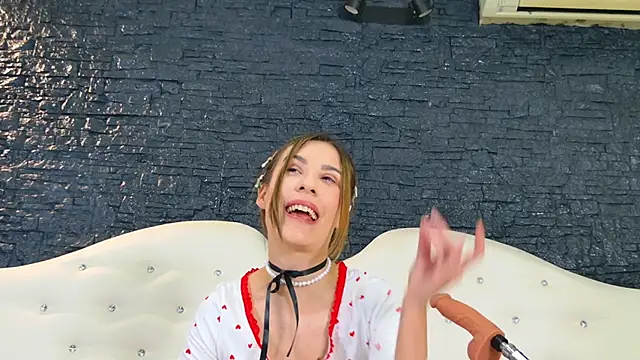 LaurynCopper online show from January 2025 09:58:02 AM