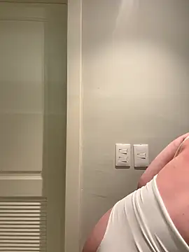 Snapshot of Shirley_Thomas chatting on November 2025 10:51:01 PM Shirley Thomas online show from November 2025 10:51:01 PM