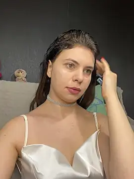 Snapshot of CurlyLara chatting on January 2025 10:40:01 AM CurlyLara online show from January 2025 10:40:01 AM
