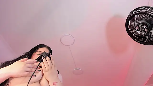 Snapshot of AmberiniHoffman chatting on February 2025 11:49:02 AM AmberiniHoffman online show from February 2025 11:49:02 AM