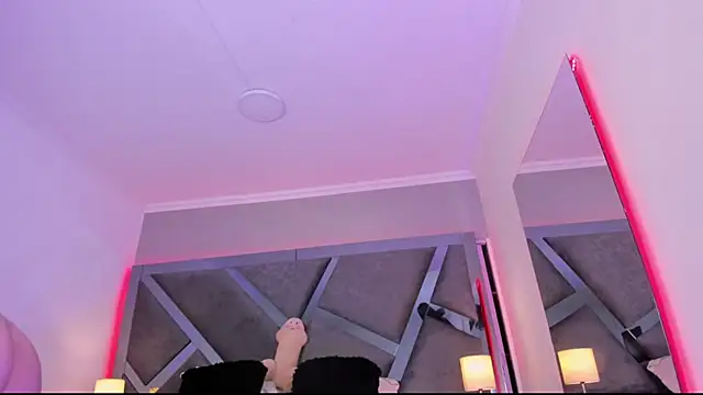 Snapshot of AmberiniHoffman chatting on February 2025 12:04:02 PM AmberiniHoffman online show from February 2025 12:04:02 PM