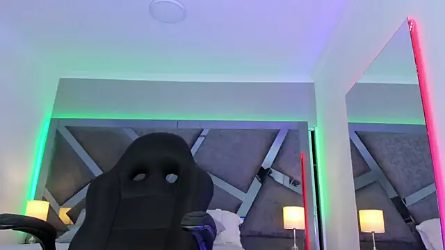 Snapshot of AmberiniHoffman chatting on March 2025 11:40:02 AM AmberiniHoffman online show from March 2025 11:40:02 AM