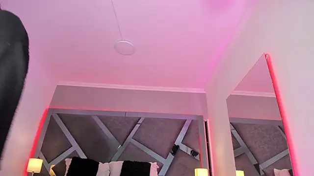 Snapshot of AmberiniHoffman chatting on March 2025 11:53:01 AM AmberiniHoffman online show from March 2025 11:53:01 AM