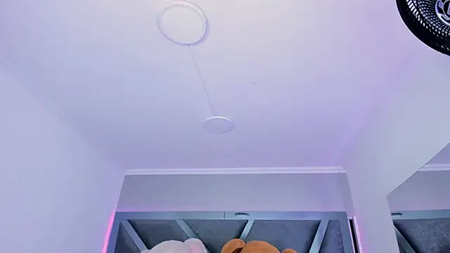 Snapshot of AmberiniHoffman chatting on September 2025 12:10:02 PM AmberiniHoffman online show from September 2025 12:10:02 PM