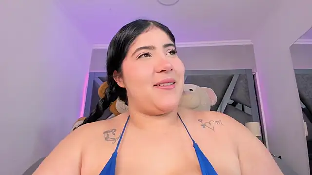 Snapshot of AmberiniHoffman chatting on October 2025 12:36:01 PM AmberiniHoffman online show from October 2025 12:36:01 PM