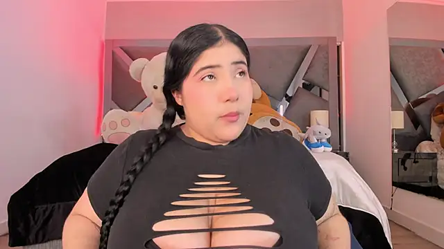 Snapshot of AmberiniHoffman chatting on October 2025 11:53:02 AM AmberiniHoffman online show from October 2025 11:53:02 AM