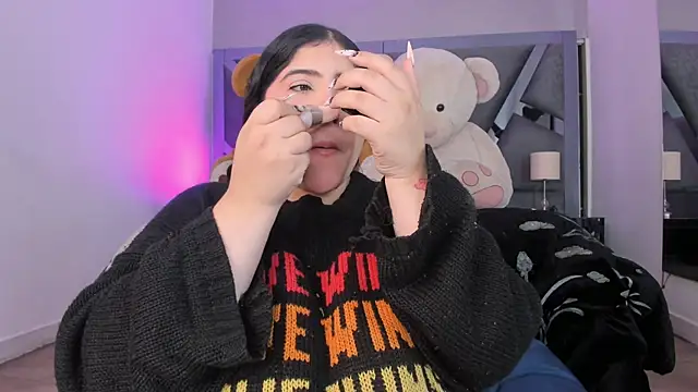 Snapshot of AmberiniHoffman chatting on October 2025 12:19:01 PM AmberiniHoffman online show from October 2025 12:19:01 PM