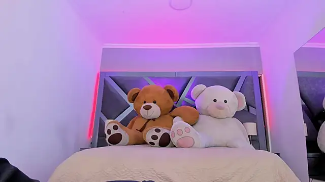 Snapshot of AmberiniHoffman chatting on November 2025 11:31:01 AM AmberiniHoffman online show from November 2025 11:31:01 AM