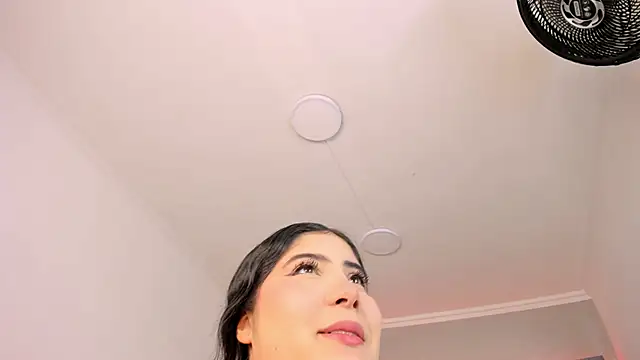 Snapshot of AmberiniHoffman chatting on November 2025 12:05:02 PM AmberiniHoffman online show from November 2025 12:05:02 PM