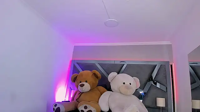 Snapshot of AmberiniHoffman chatting on November 2025 11:54:01 AM AmberiniHoffman online show from November 2025 11:54:01 AM