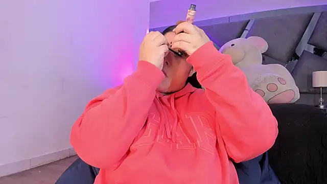 Snapshot of AmberiniHoffman chatting on November 2025 11:27:02 AM AmberiniHoffman online show from November 2025 11:27:02 AM