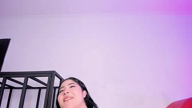 Snapshot of AmberiniHoffman chatting on November 2025 11:43:02 AM AmberiniHoffman online show from November 2025 11:43:02 AM